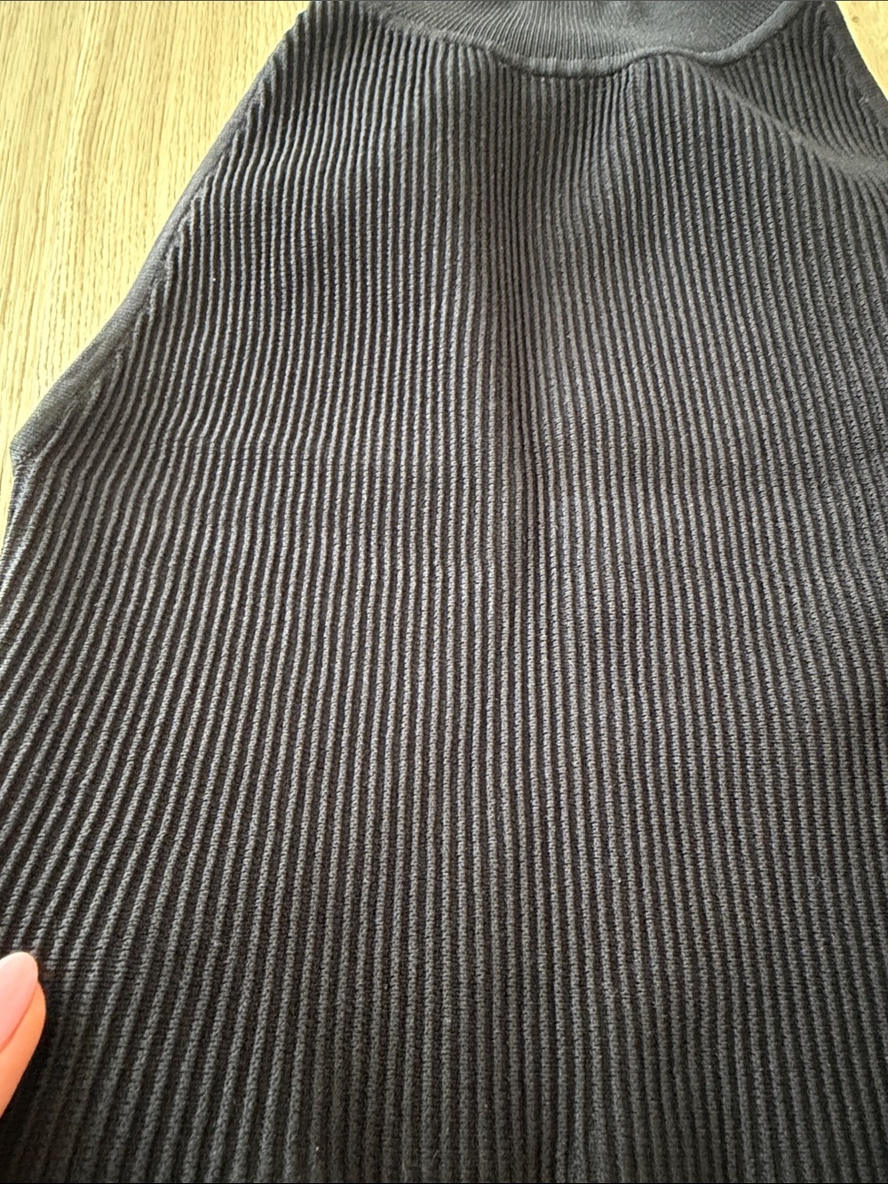 Aritzia Sculpt Knit Top - Picture 3 of 6